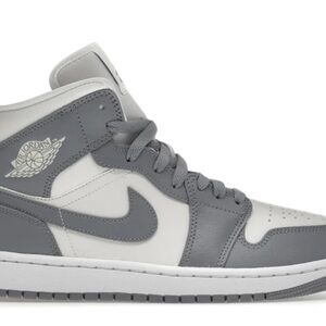 Jordan Men's Gray and White Sneakers